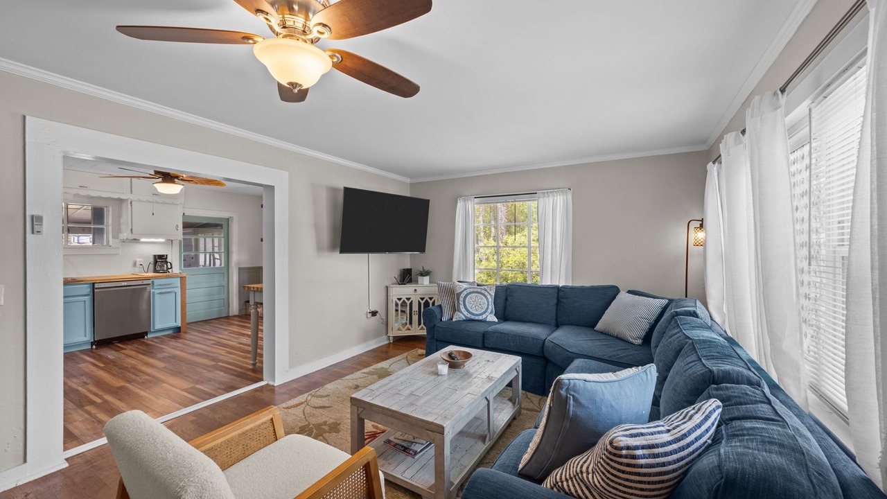 Photo of Livingroom in Oriental