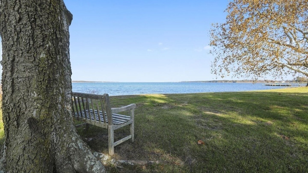 Photo of Outdoor in Secretary