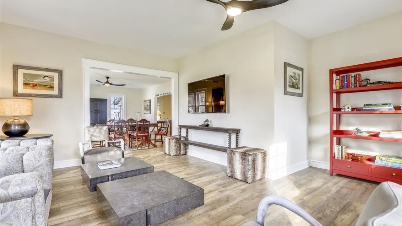 Photo of Livingroom in Secretary