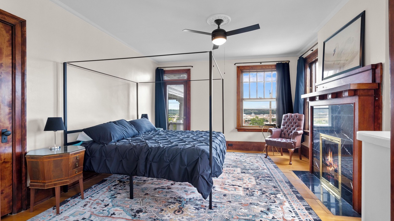 Photo of Bedroom in Dubuque