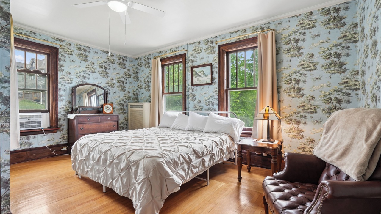 Photo of Bedroom in Dubuque