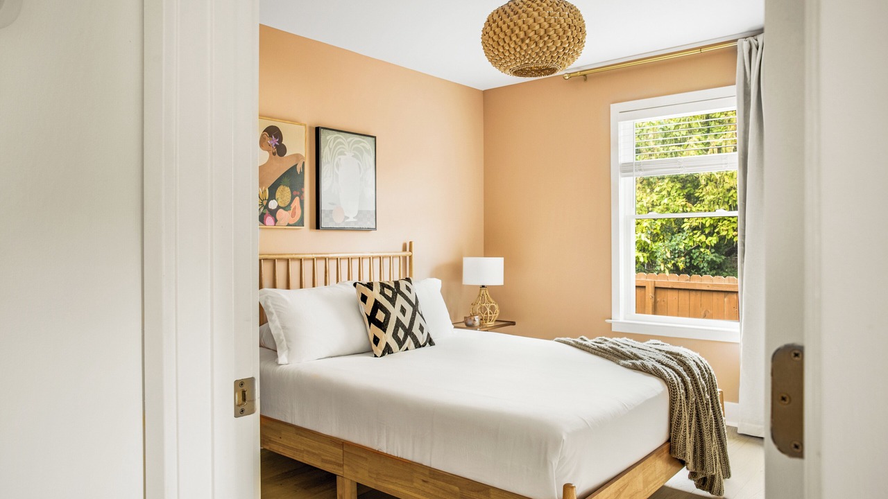 Photo of Bedroom in Issue
