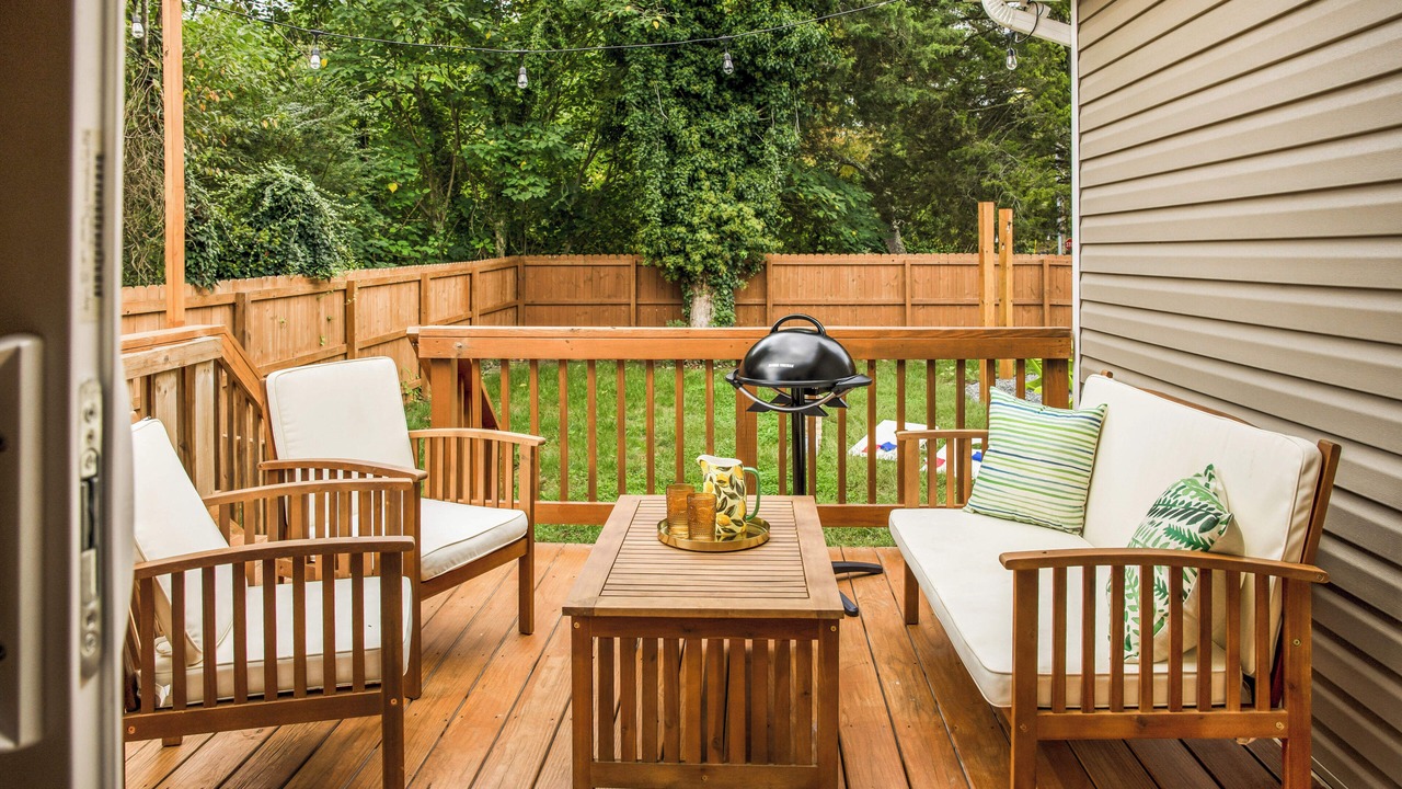 Photo of Patio Balcony in Issue