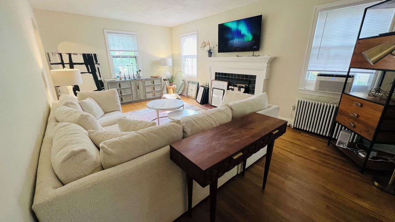 Photo of Livingroom in Bethesda