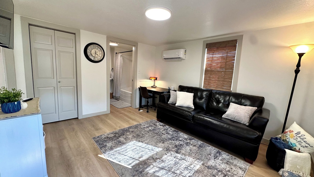 Photo of Livingroom in Kirksville