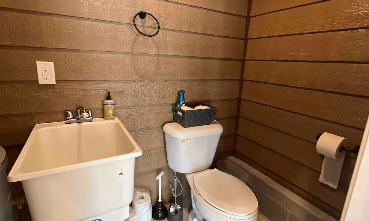 Photo of Bathroom in Rocky Top