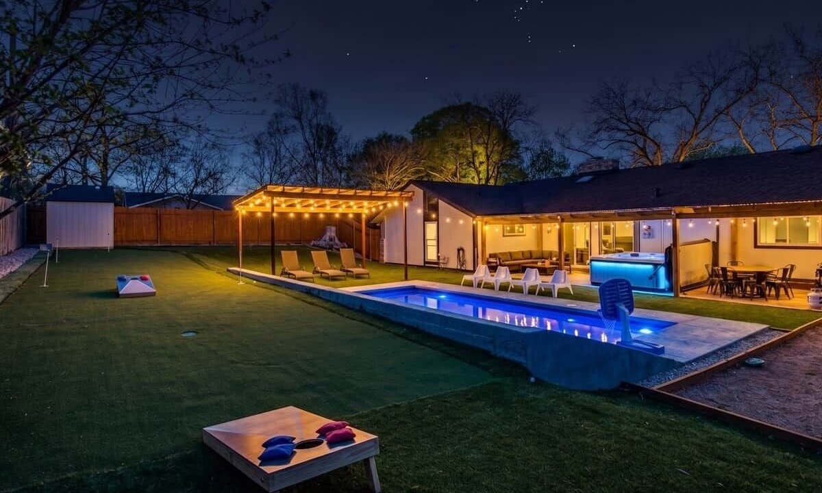 Photo of Outdoor in Windsor Hills