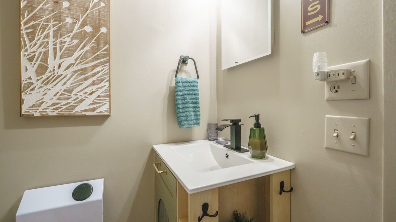 Photo of Bathroom in Frank