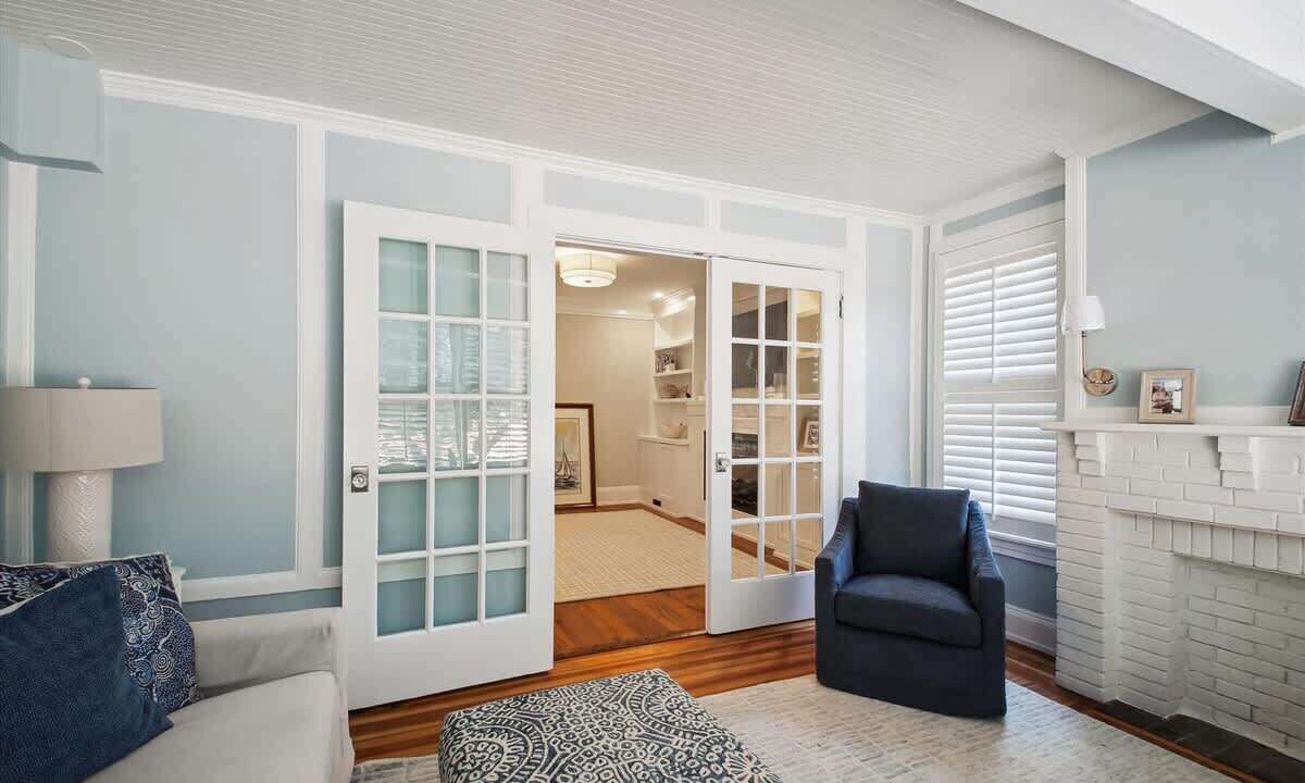 Photo of Livingroom in Historic District