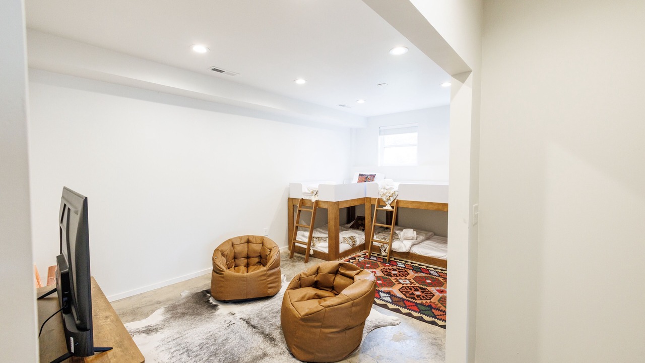 Photo of Bedroom in Orange