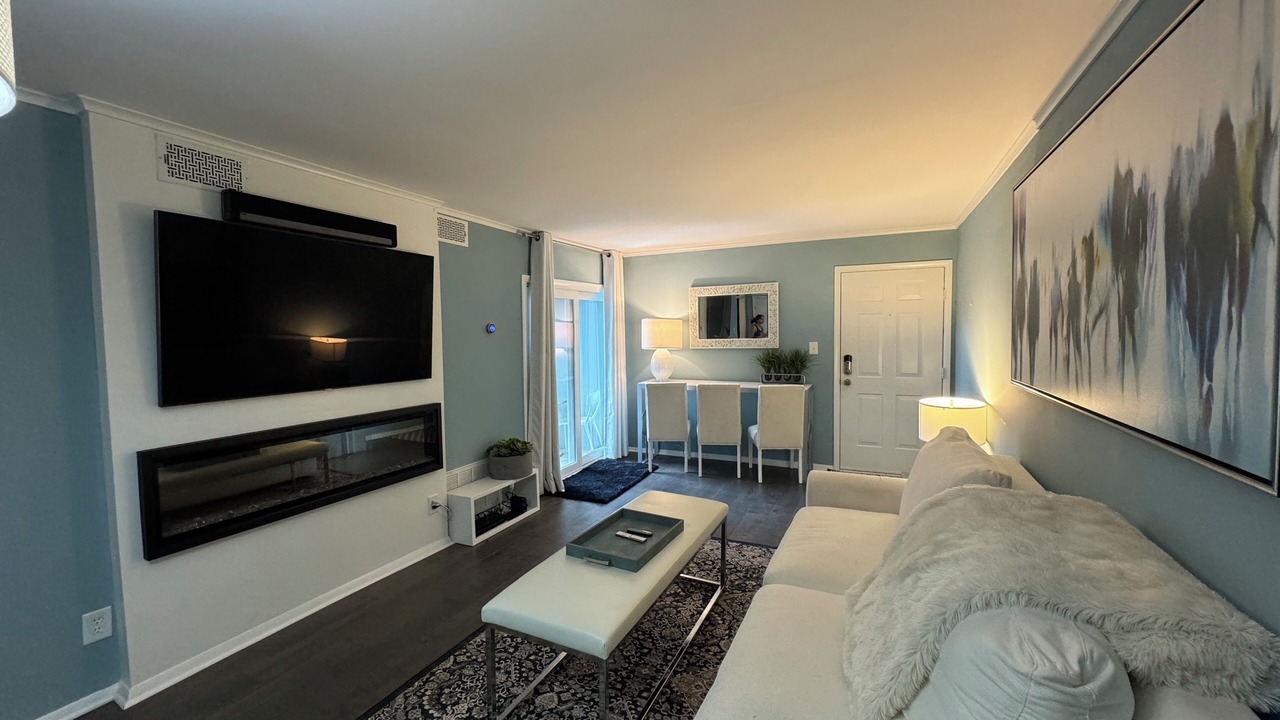 Photo of Livingroom in Chapel Hill
