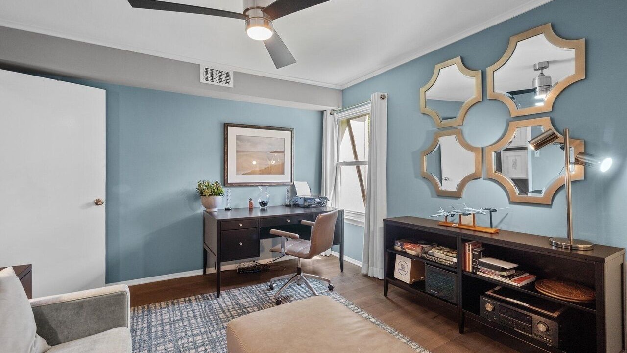 Photo of Livingroom in Chapel Hill