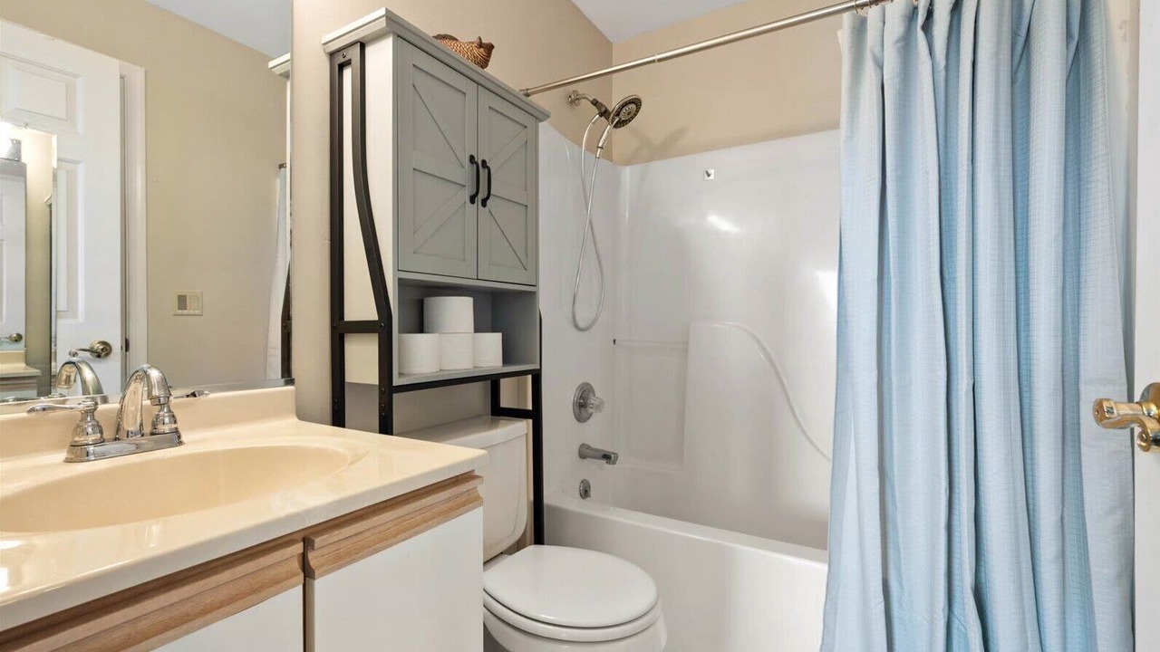 Photo of Bathroom in Heron Harbour Isle