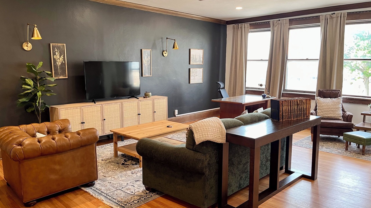 Photo of Livingroom in Kirksville