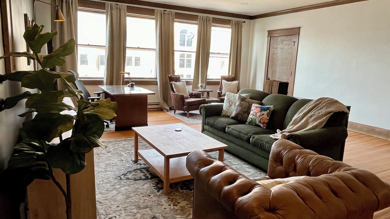 Photo of Livingroom in Kirksville