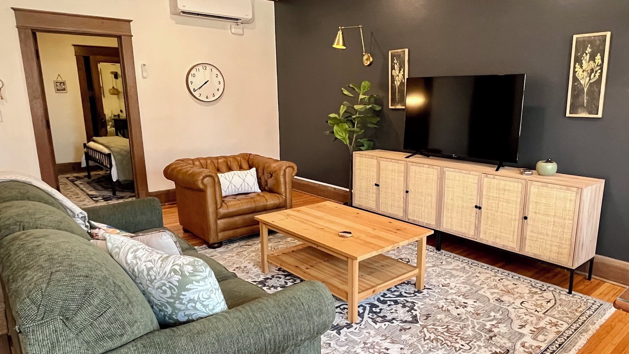 Photo of Livingroom in Kirksville