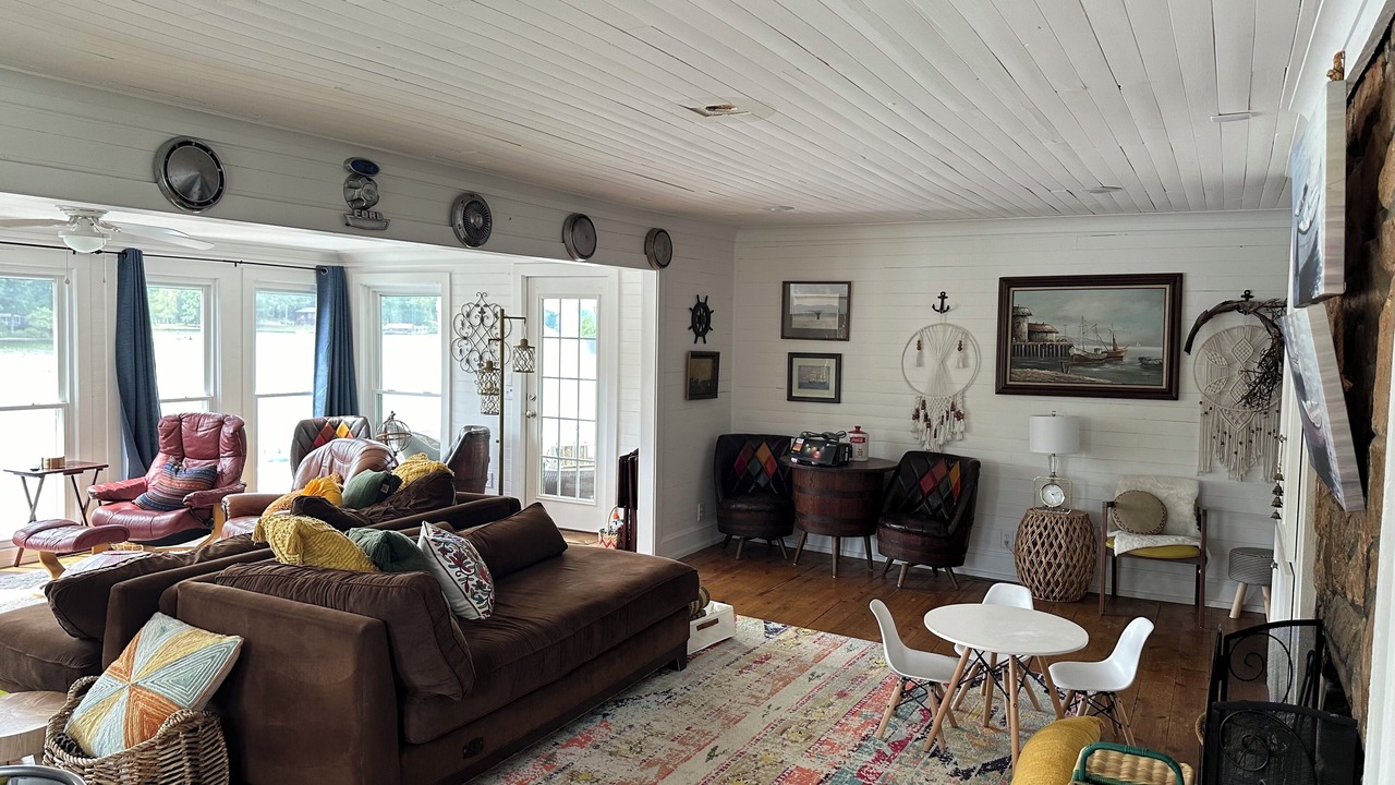 Photo of Livingroom in Fortson