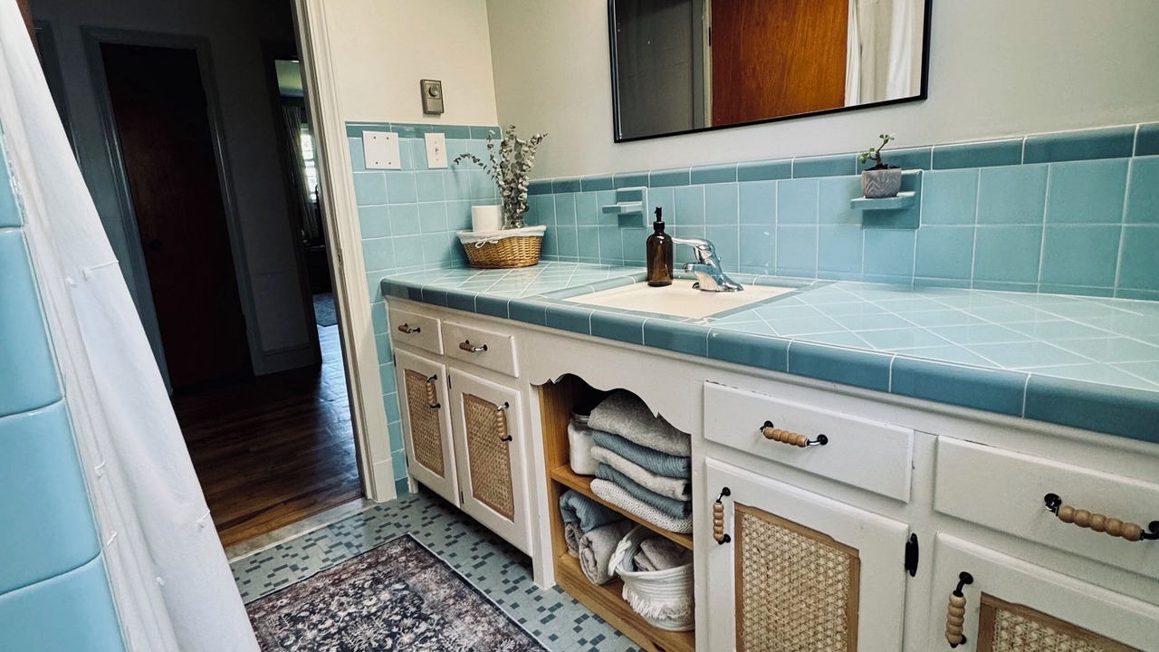 Photo of Bathroom in Algonquin