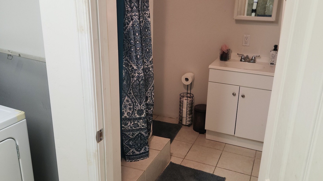 Photo of Bathroom in Newark