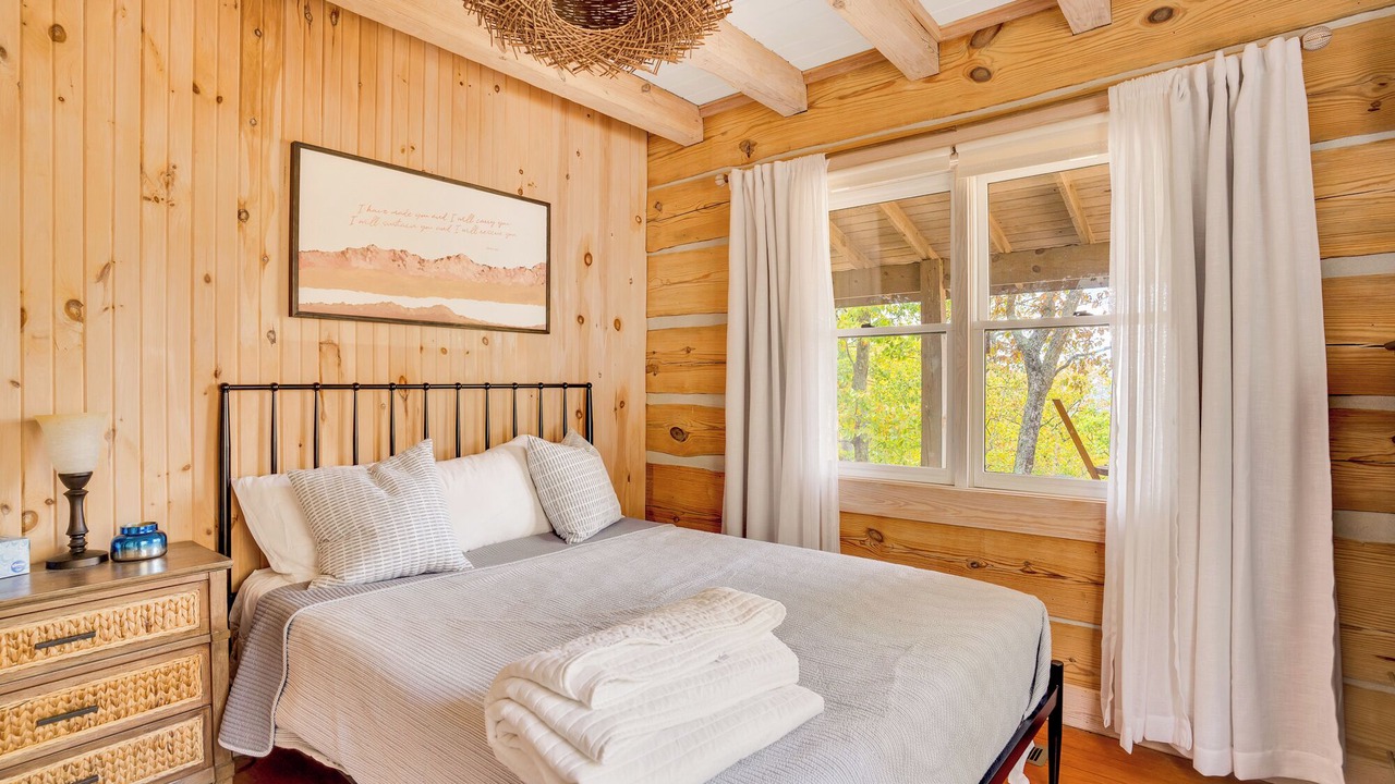 Photo of Bedroom in Menlo