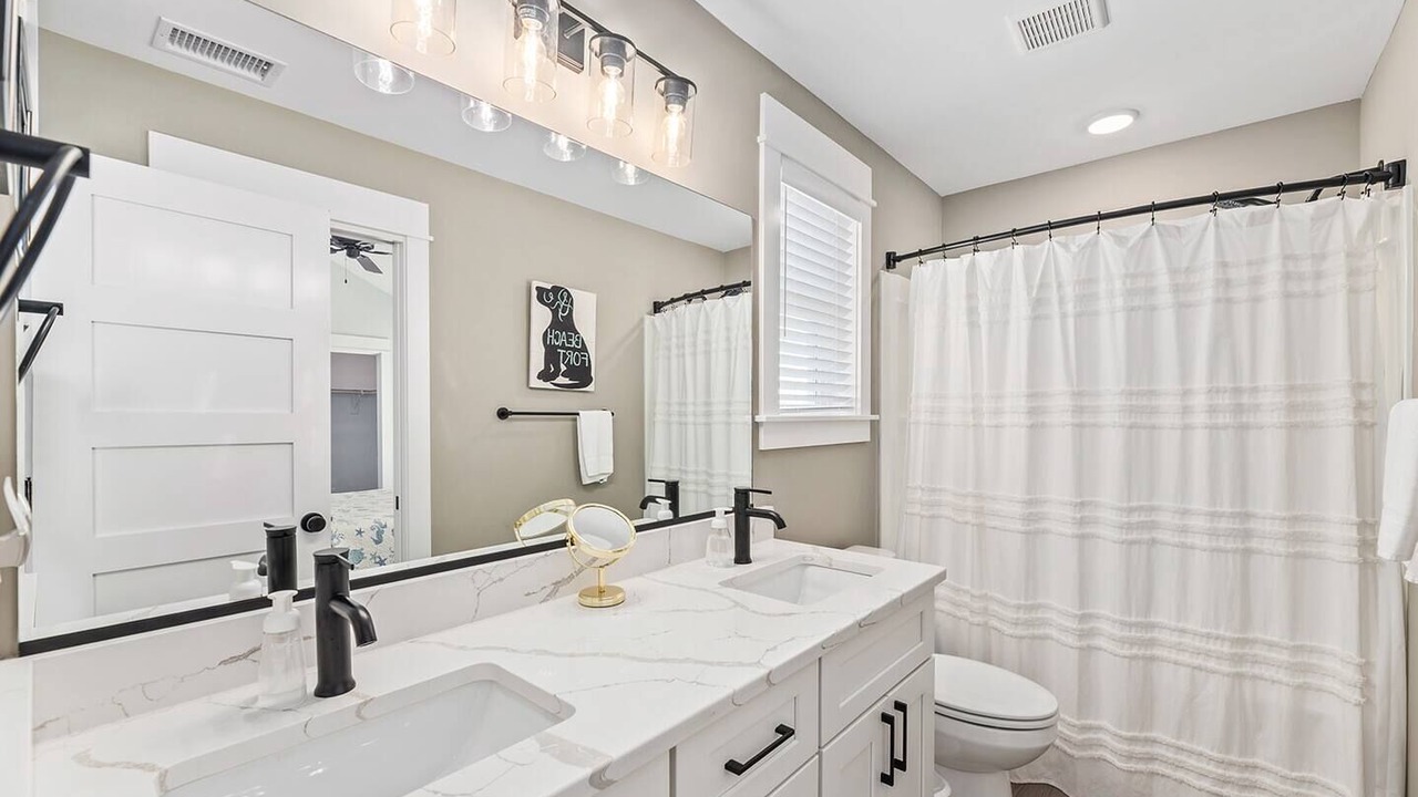 Photo of Bathroom in Corolla Light