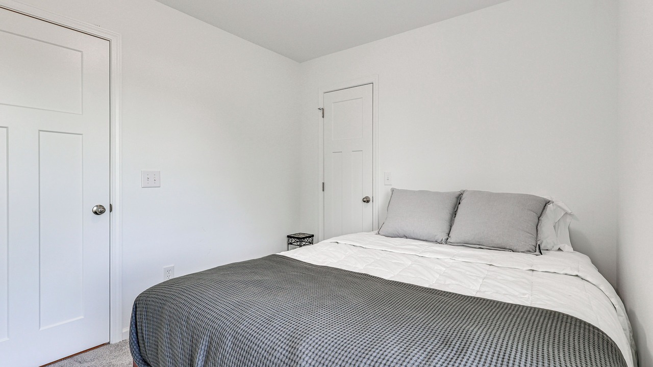 Photo of Bedroom in Guntersville