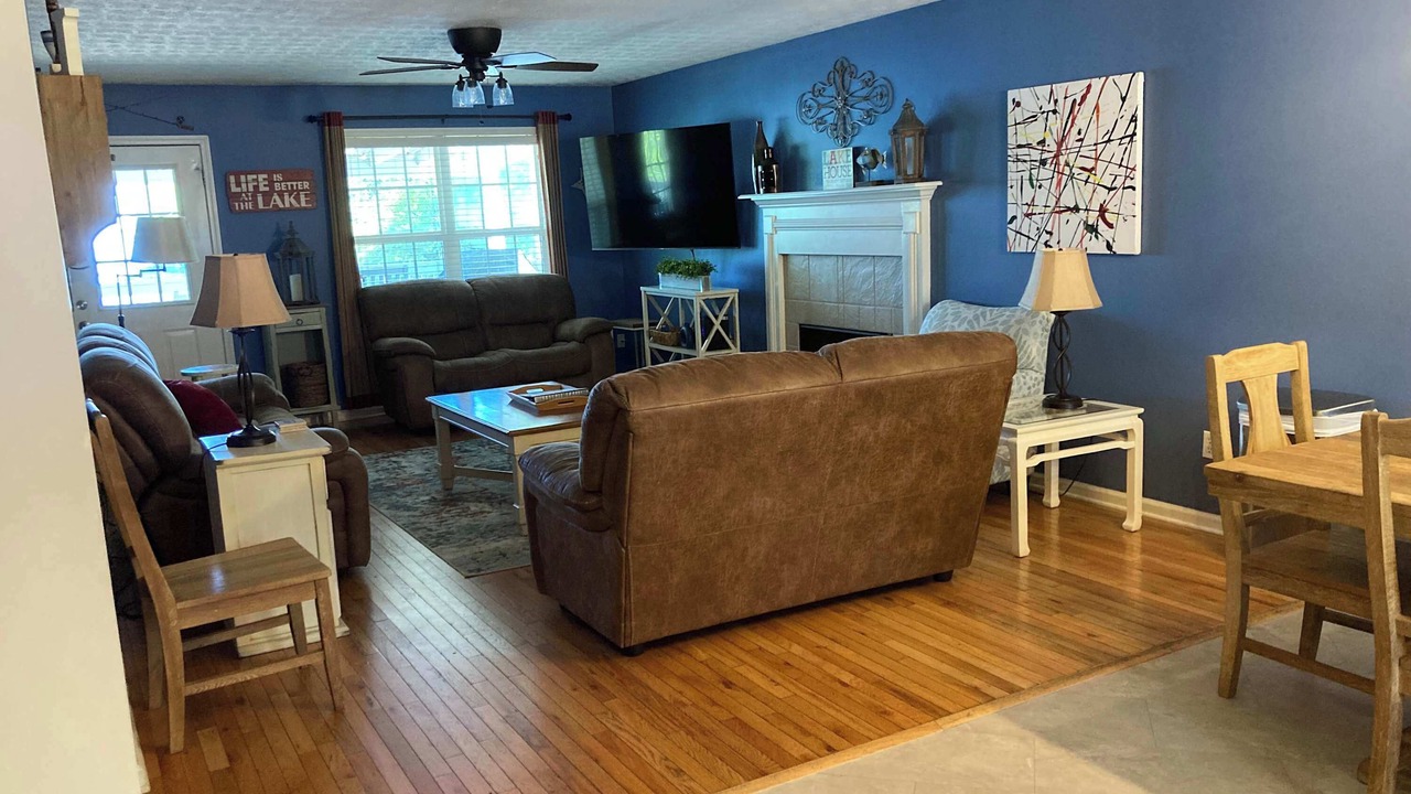 Photo of Livingroom in Leesburg