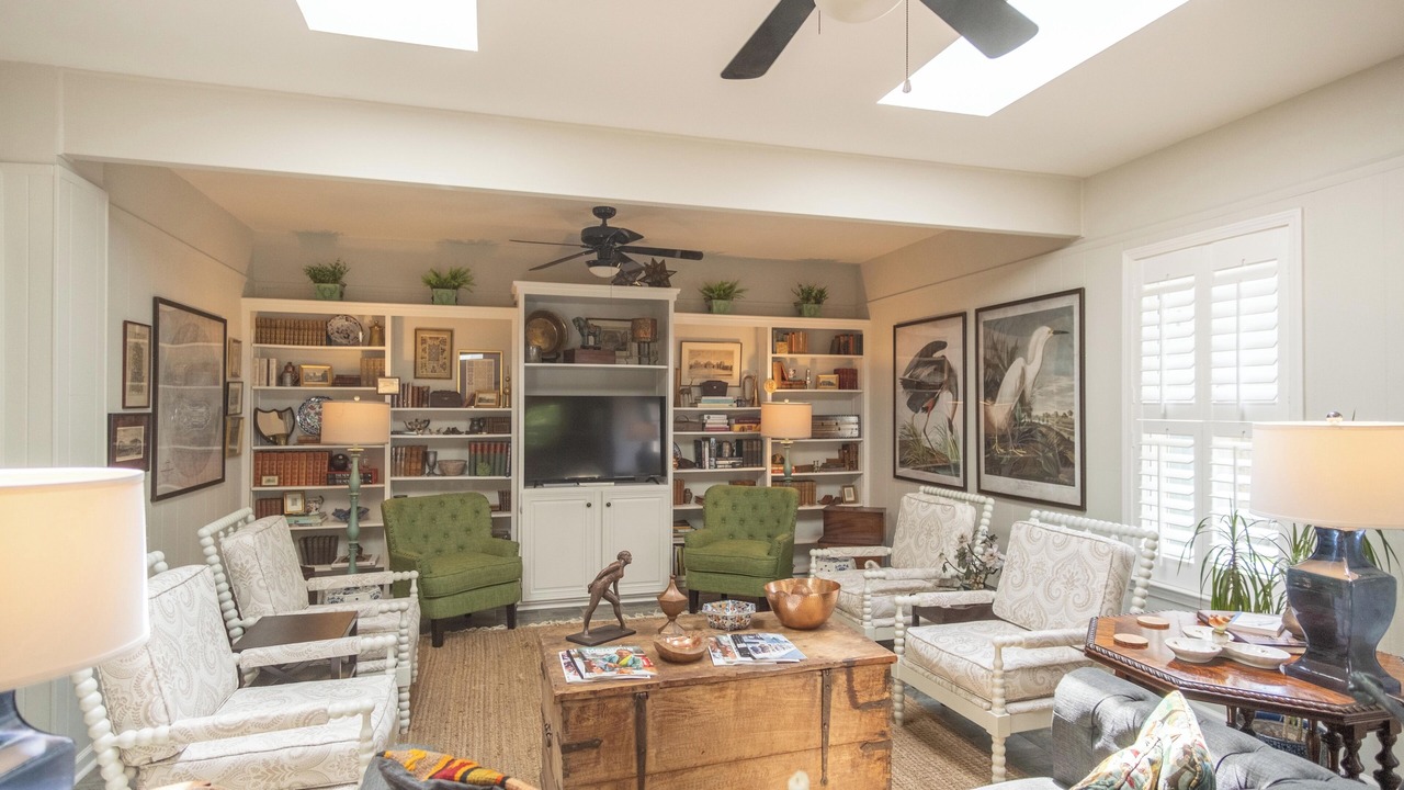 Photo of Livingroom in Central Gardens