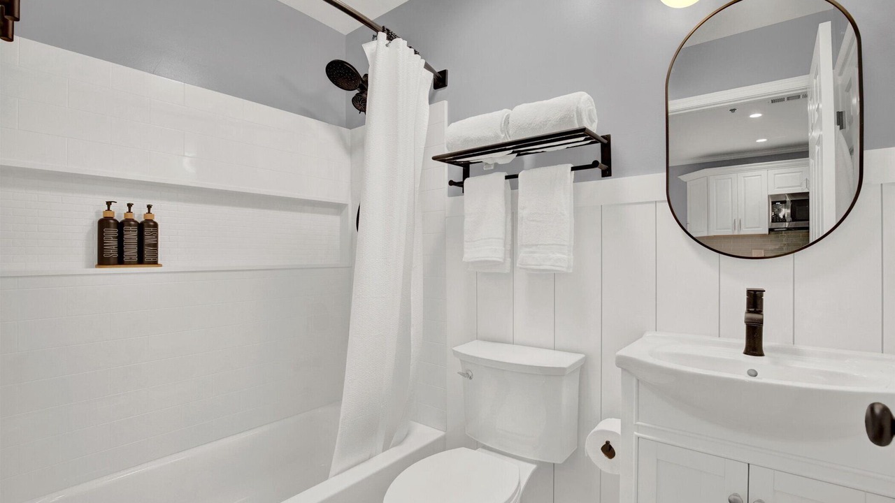 Photo of Bathroom in Heron Harbour Isle