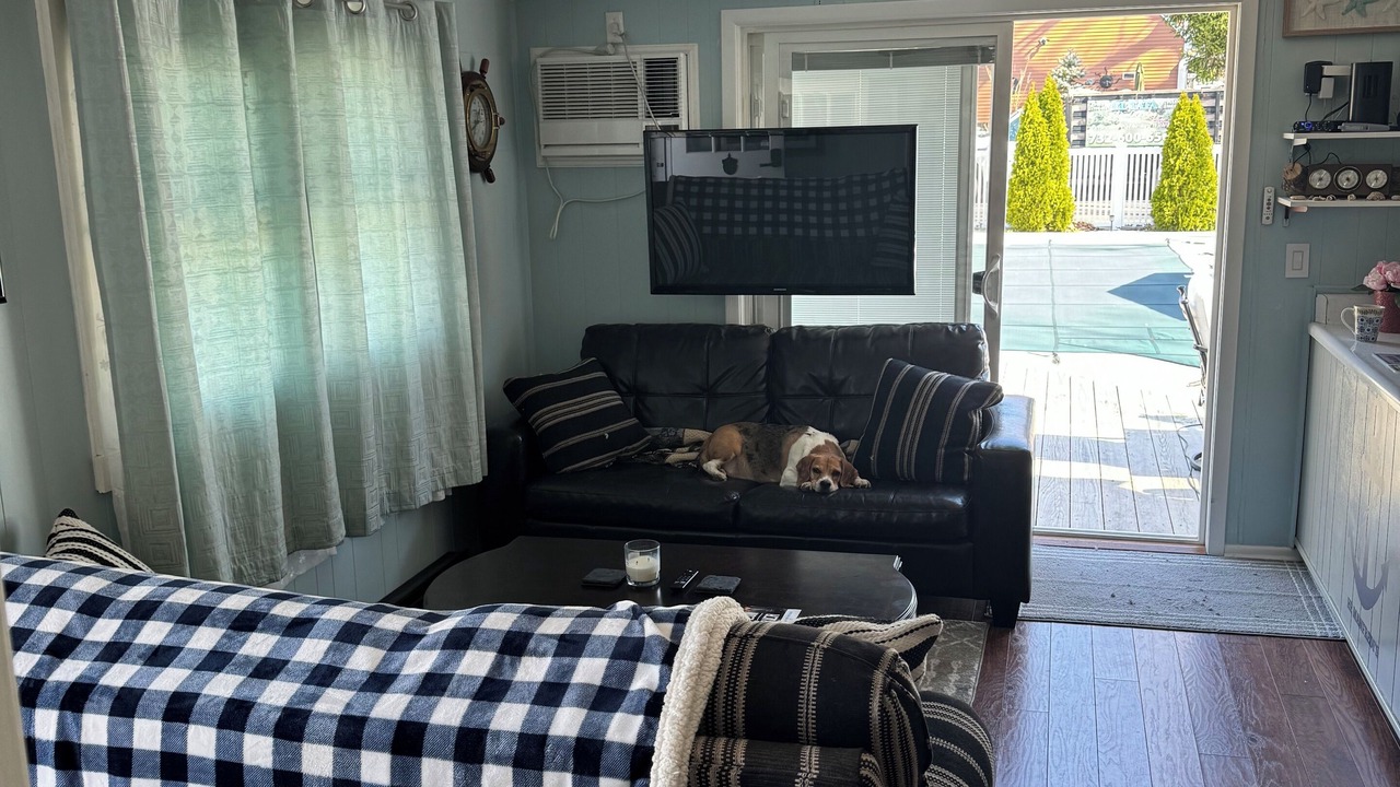 Photo of Livingroom in Toms River