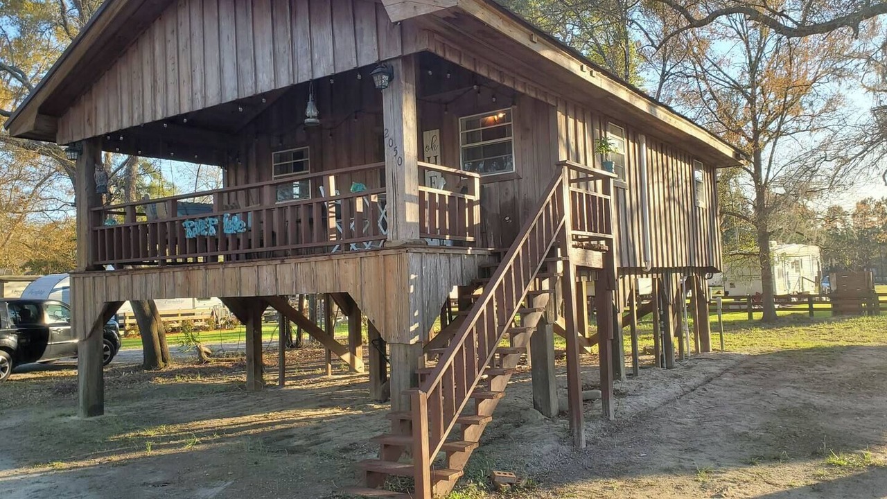 Photo of Outdoor in Ash