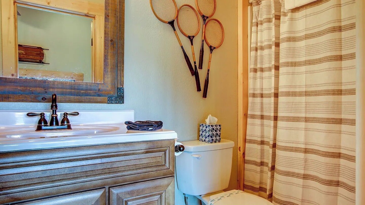 Photo of Bedroom in Seven Devils
