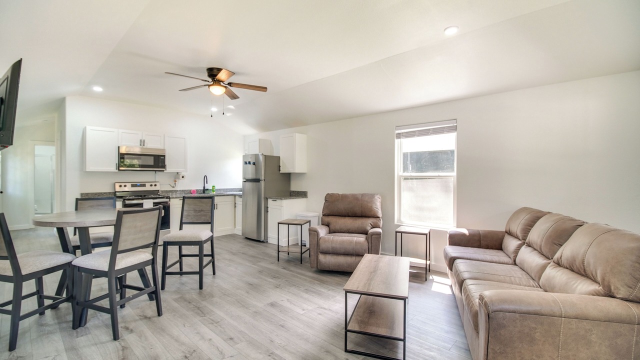 Photo of Livingroom in Grove