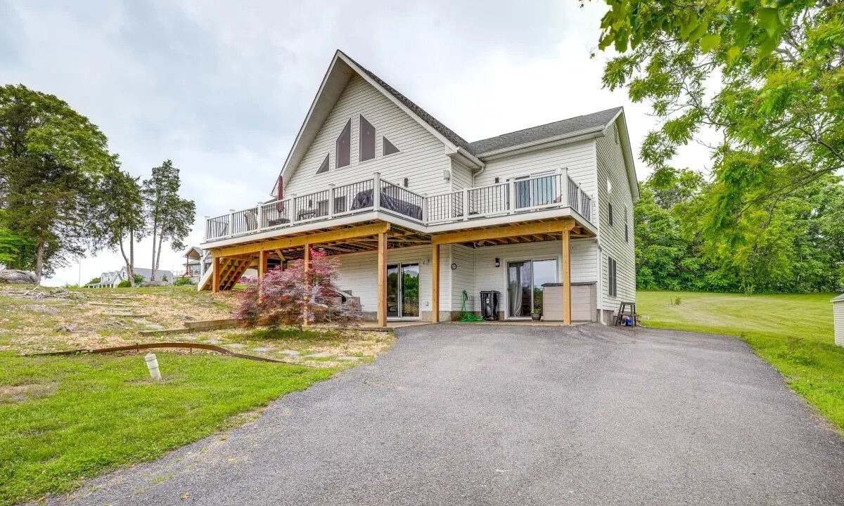 Photo of Outdoor in Louisa