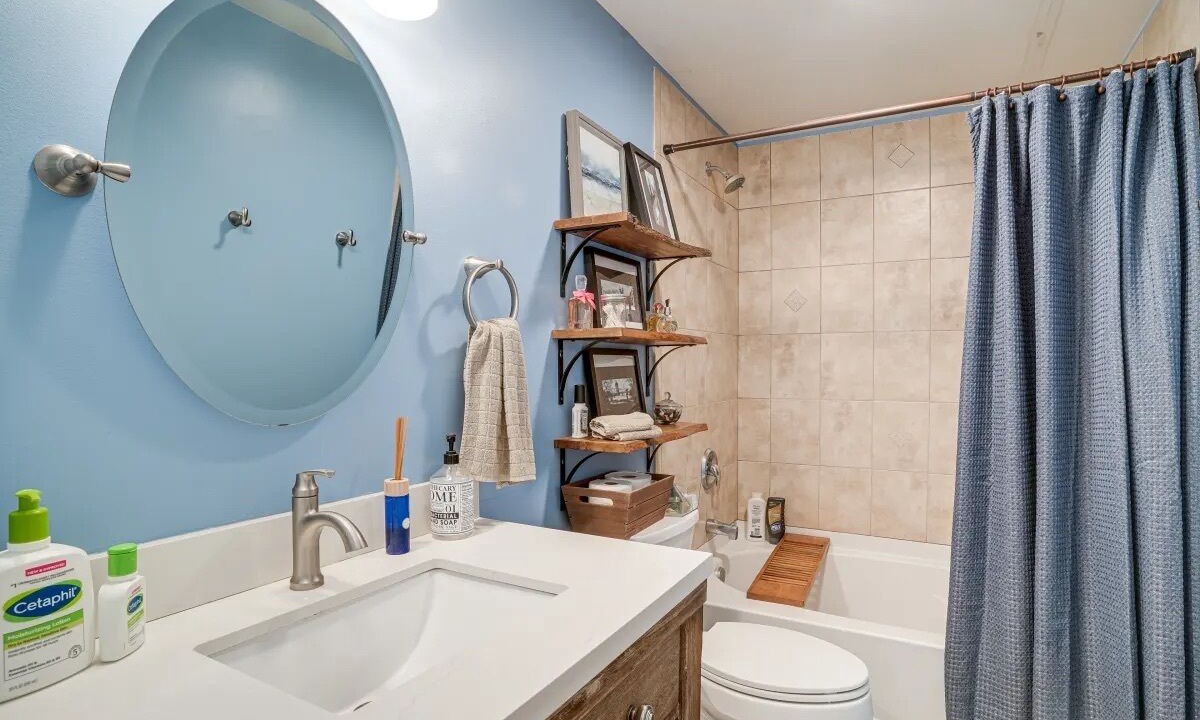 Photo of Bathroom in Louisa