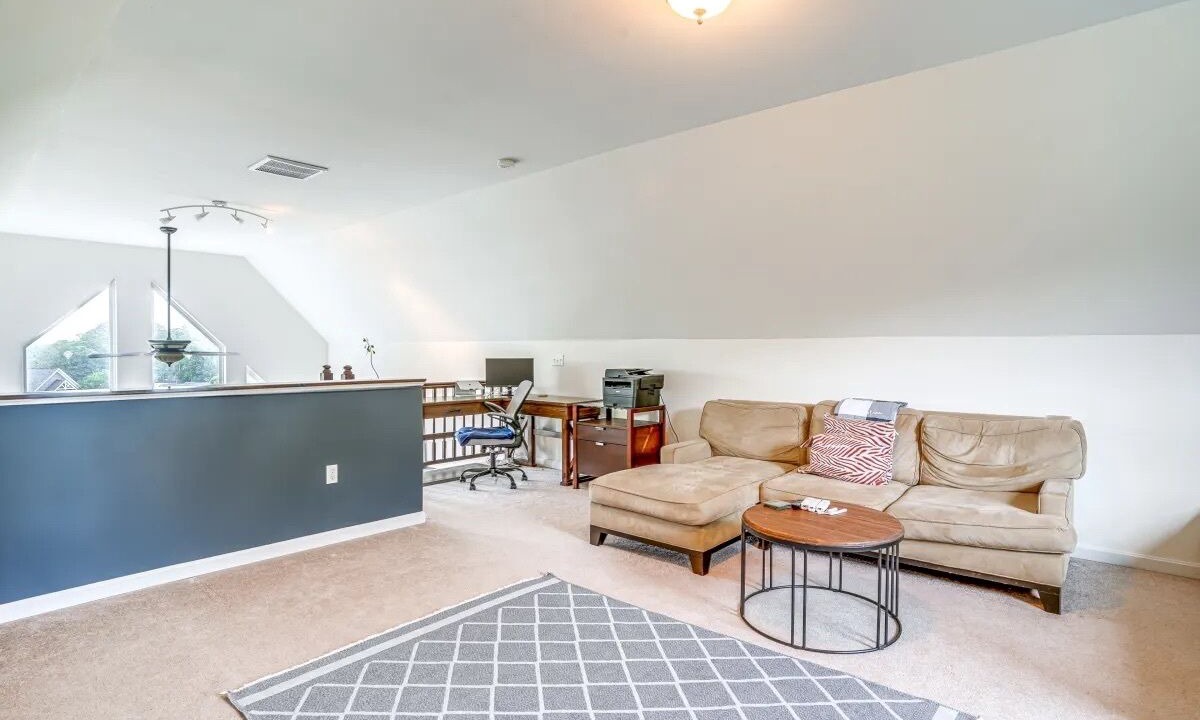 Photo of Livingroom in Louisa