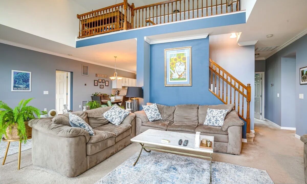 Photo of Livingroom in Louisa