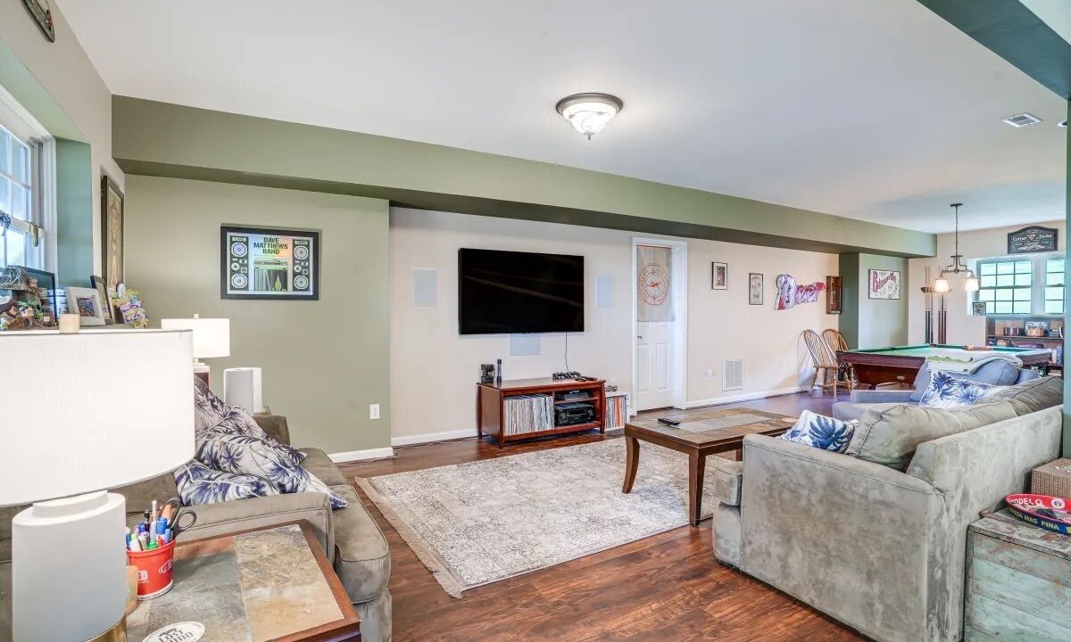 Photo of Livingroom in Louisa