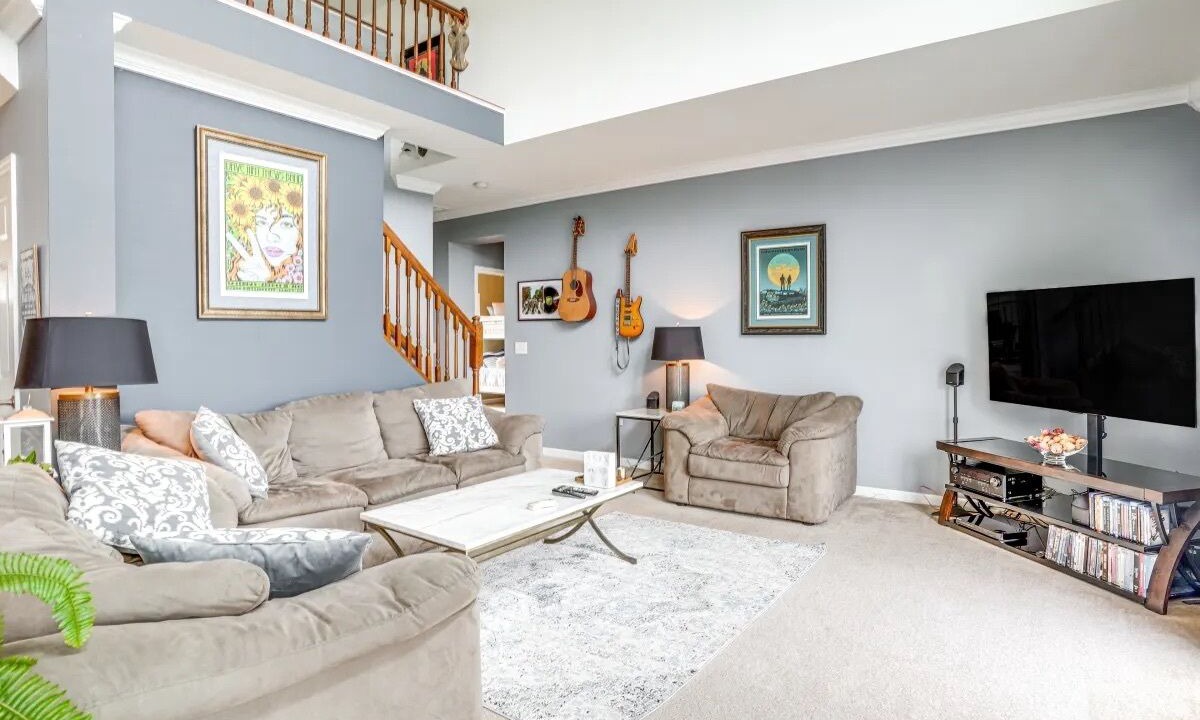 Photo of Livingroom in Louisa