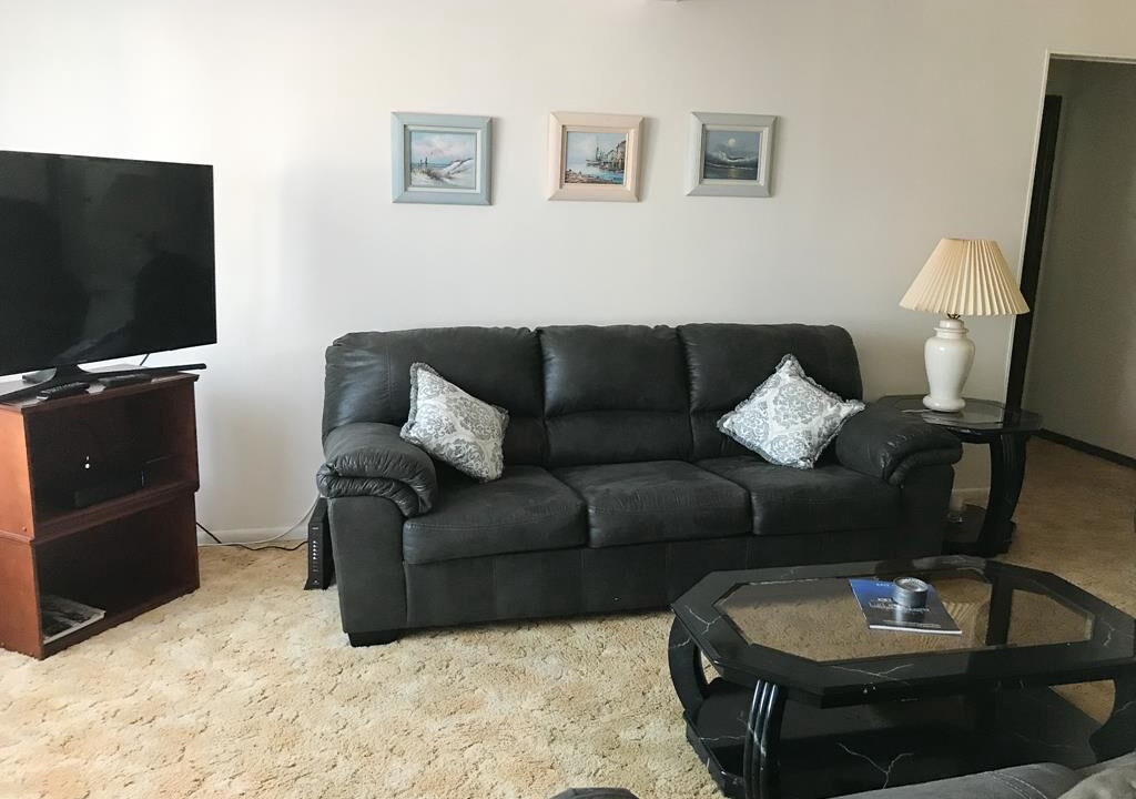 Photo of Livingroom in Town Bank