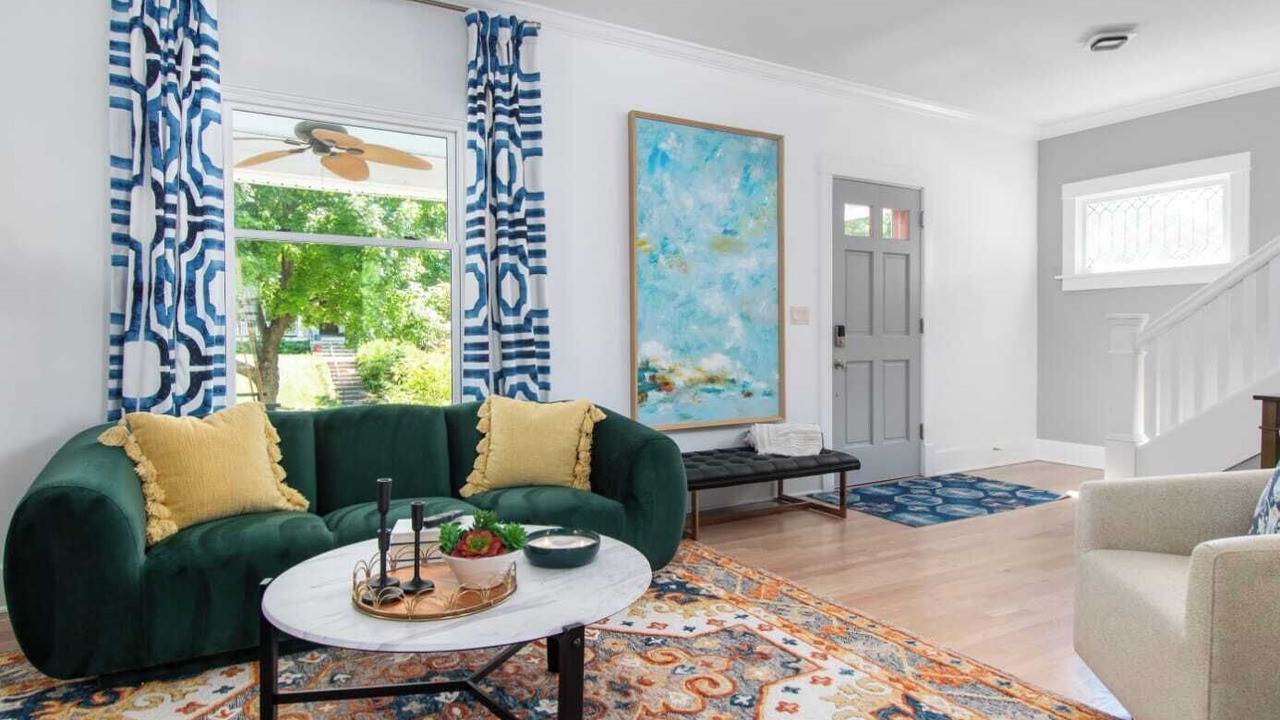 Photo of Livingroom in Dundee-Happy Hollow Historic District