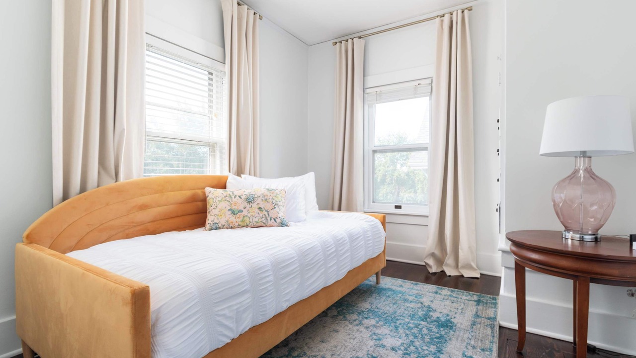 Photo of Bedroom in Dundee-Happy Hollow Historic District