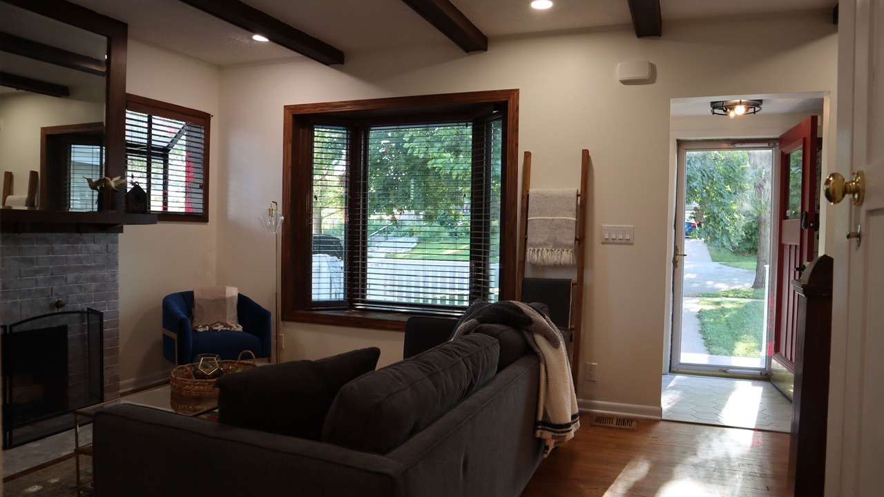 Photo of Livingroom in Dundee-Happy Hollow Historic District