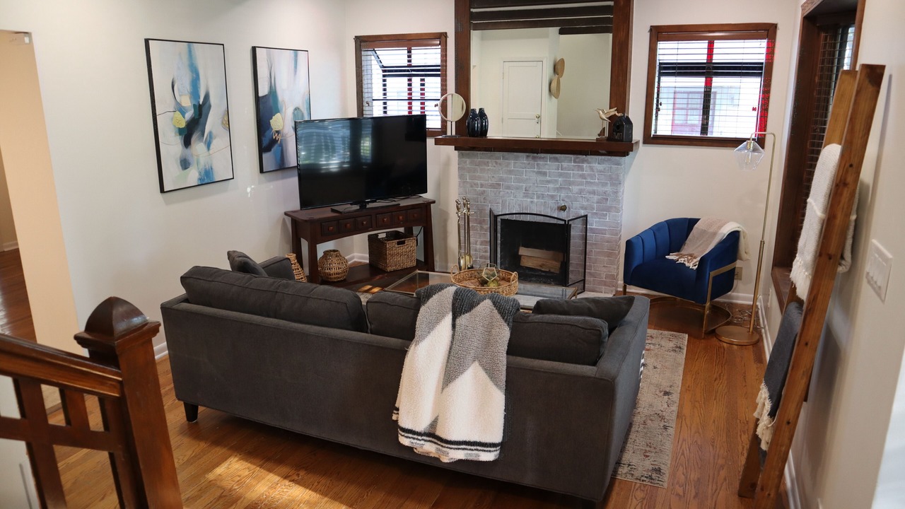 Photo of Livingroom in Dundee-Happy Hollow Historic District