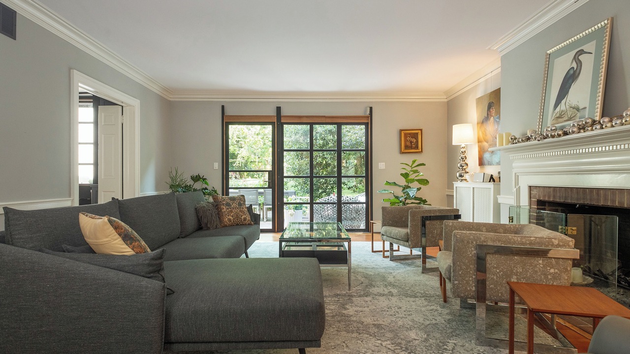 Photo of Livingroom in Historic District