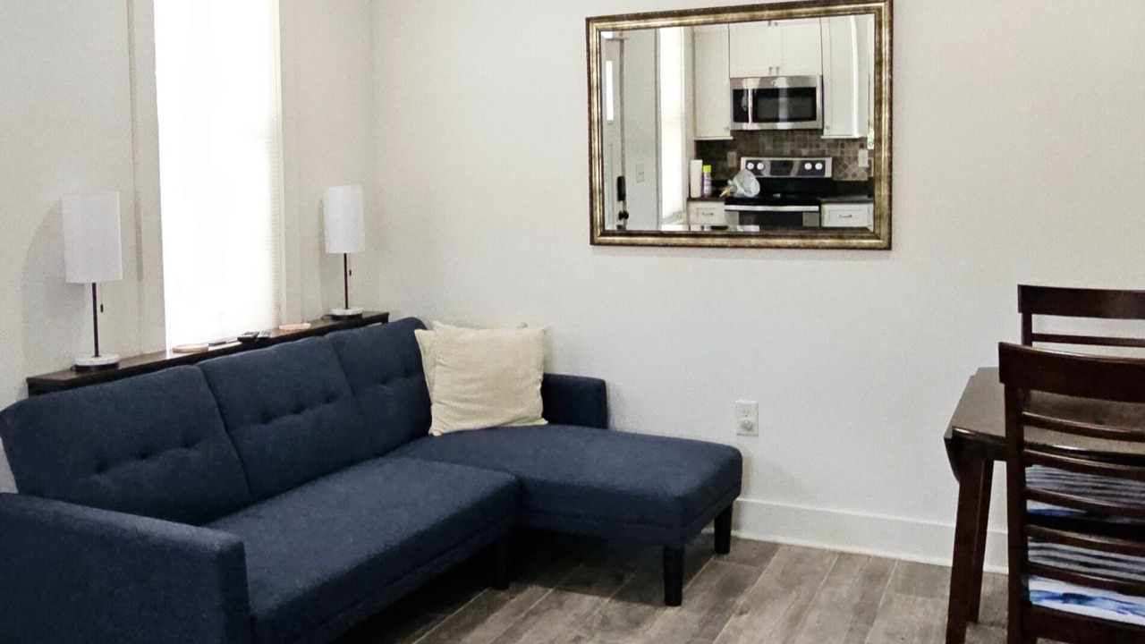 Photo of Livingroom in College Grove