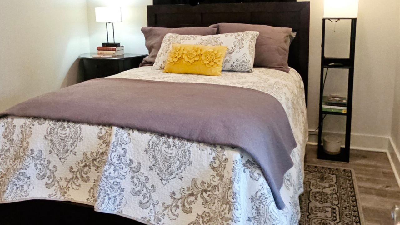 Photo of Bedroom in College Grove