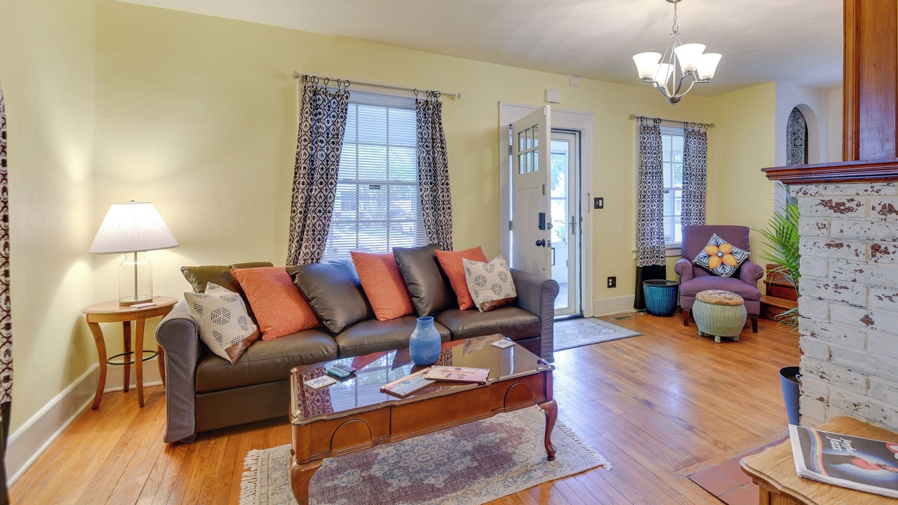 Photo of Livingroom in Hampton