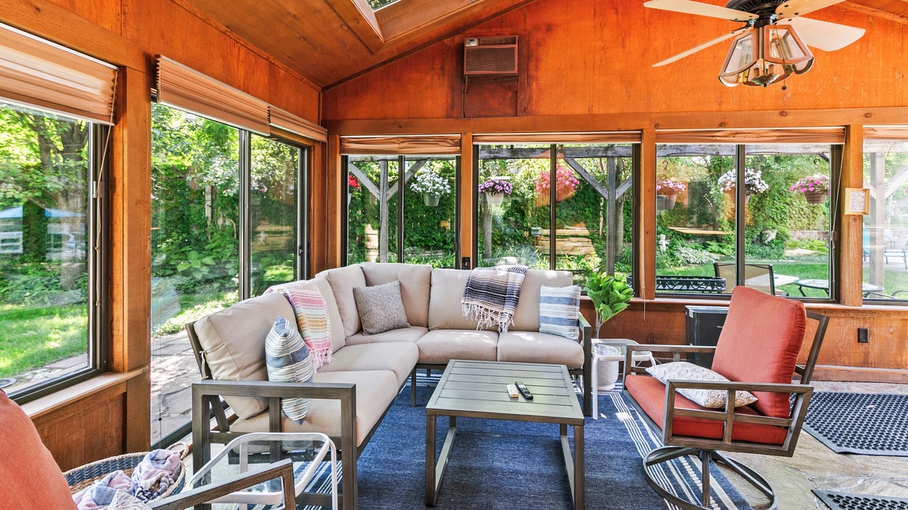 Photo of Livingroom in West Omaha