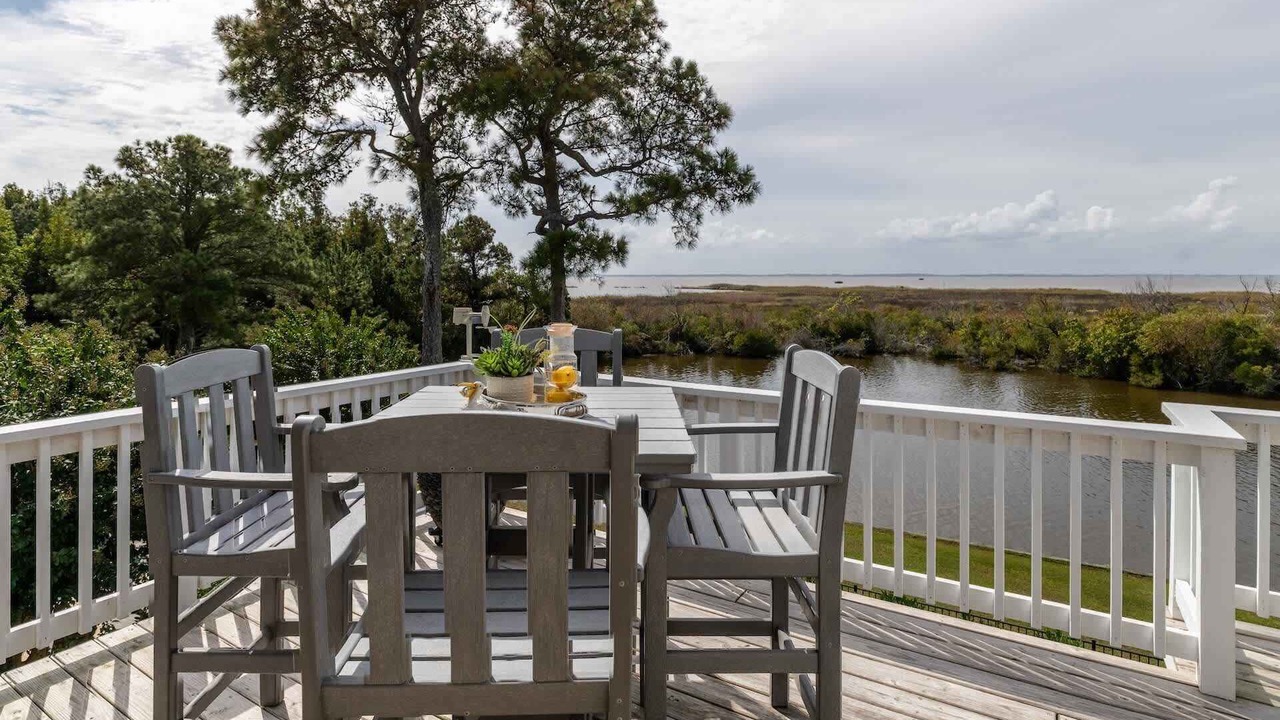 Photo of Outdoor in Corolla Light